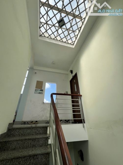 Bán gấp căn hộ dịch vụ 13 phòng. 76m2.5 tầng. đường số 11.BHH. Bình Tân. 7.8T - 5