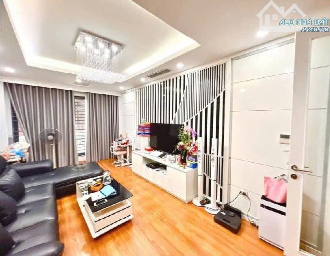 PHÙNG CHÍ KIÊN- NGHĨA ĐÔ- CẦU GIẤY- NHÀ ĐẸP 6 TẦNG- 60M- MẶT TIỀN 4M- Ô TÔ- 2 THOÁNG - 5