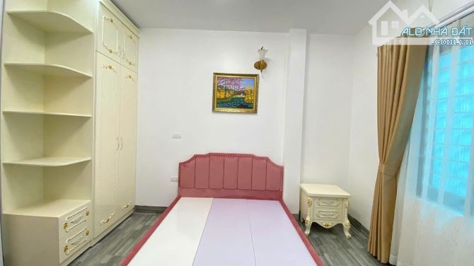 Minh Khai - Style tân cổ điển - 45M - Xây mới thang máy - Ngõ thông - Gần ô tô - Nhiều ngủ - 5