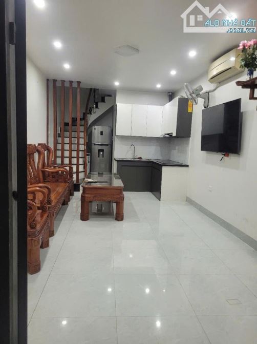 Nhà XINH phố ĐỨC GIANG 30m - MT 3,5m - giá 4,75 tỷ - 5