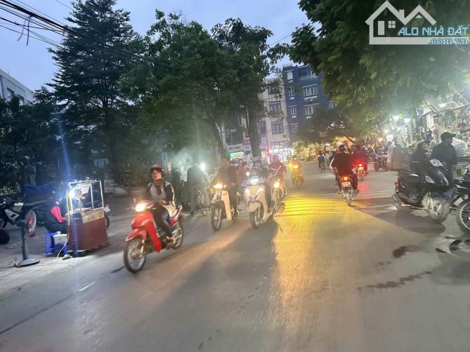 BÁN NHÀ ĐẤT CẤP 4 – NGÕ THÔNG – Ô TÔ TRÁNH NHAU – KD XUẤT SẮC - 52M2 - 4,65 TỶ - 6