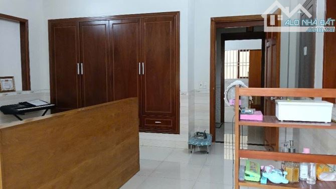 Nhà 3 tầng đường BÙI VĂN NGỮ, phường Hiệp Thành, Q12, dt 98,5m2(5/6,2mx18,5m)💵 8,4 tỷ - 5