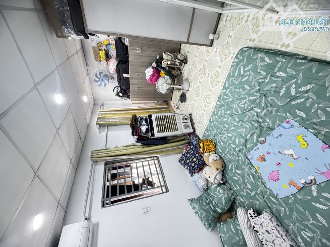 Gấp bán nhà Cách Mạng Tháng 8 - Q3- 18M - 2 Lầu chỉ 2.99 tỷ - 5