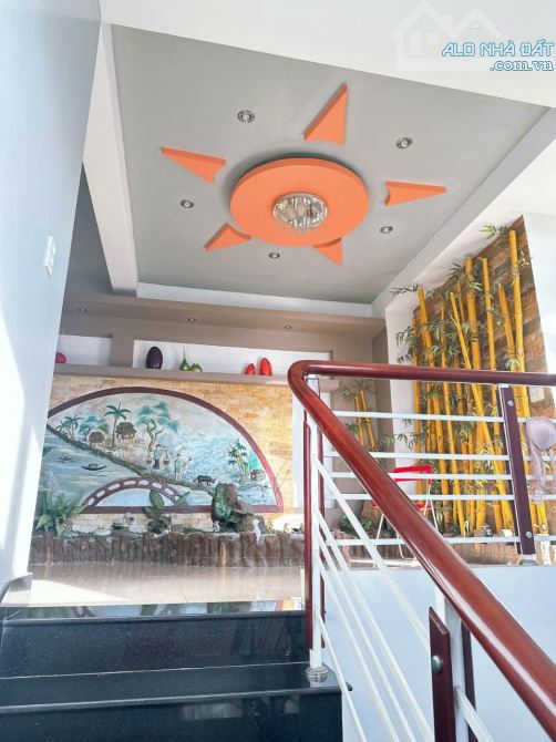 Chỉ 15,x TỶ: BÁN BIỆT THỰ 2 MẶT TIỀN ĐÀ NẴNG - Ngay NGÃ TƯ gần NGÔ QUYỀN: 8 x 20m - 3 TẦNG - 5