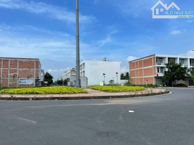 Không có lô thứ 2 !!! Lô 136m2 - 2 tỷ 6, ngay mt 25B TT Hiệp Phước, cửa ngõ sân bay LT - 3