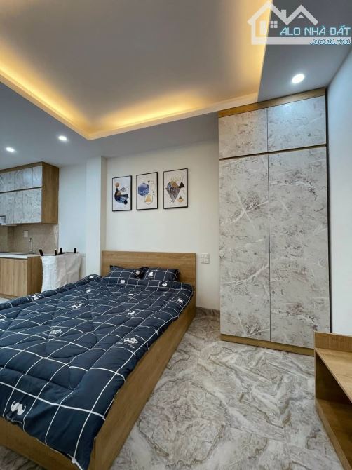 BÁN NHÀ DÒNG TIỀN CỔ NHUẾ PHẠM VĂN ĐỒNG DT 80M 7 TẦNG DOANH THU 1.2 TỶ/NĂM GIÁ 22 TỶ - 6
