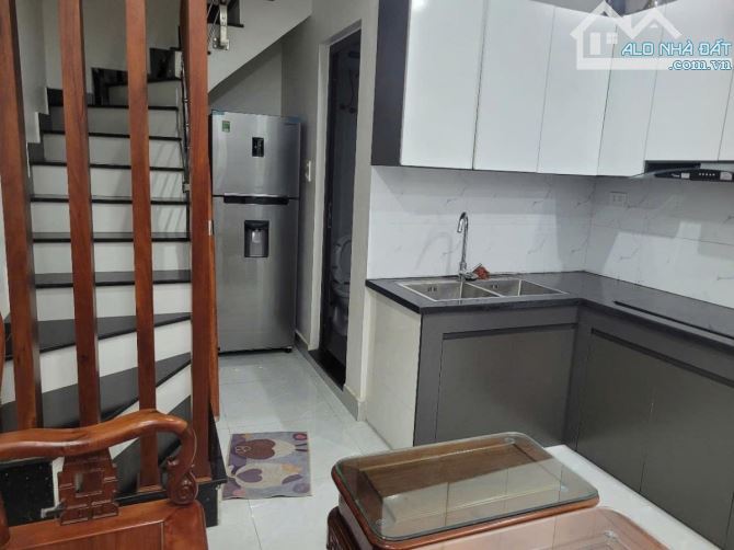 Nhà XINH phố ĐỨC GIANG 30m - MT 3,5m - giá 4,75 tỷ - 6