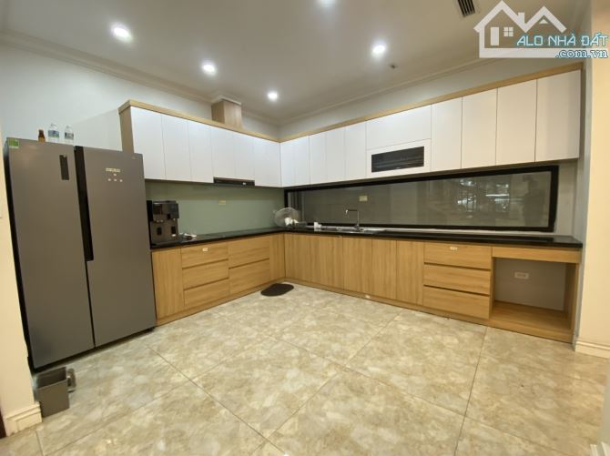 Cho thuê biệt thự Làng Việt Kiều Châu Âu.DT : 160 M * 3 Tầng . MT :10 M.Chia phòng - 6