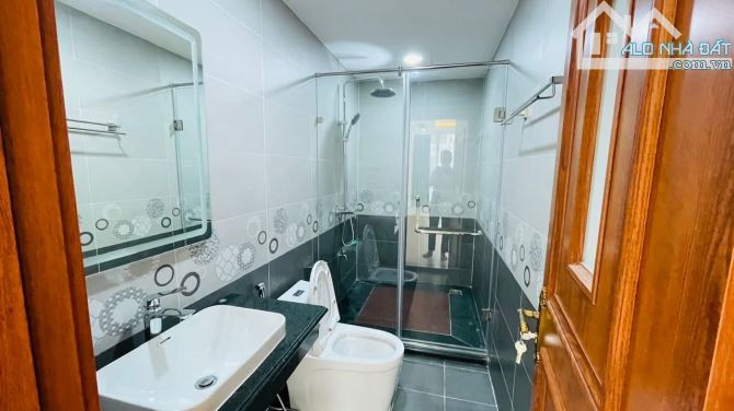 NHỈNH 26 TỶ, TOÀ NHÀ VĂN PHÒNG MẶT PHỐ NGUYỄN ĐỔNG CHI, DT 56M, 8 TẦNG, MT 5M - 6