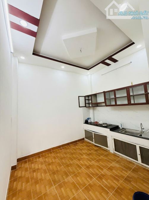 HXH CMT8 Q.10 - 38m2 - 4 tầng 4 phòng ngủ - 6.2 tỷ - Ngay chợ Hoà Hưng, Tô Hiến Thành - 6