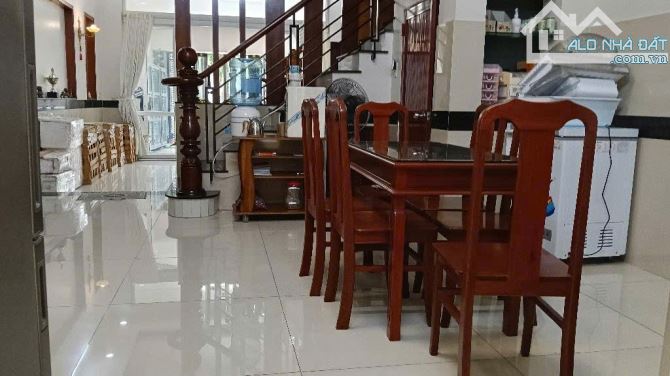 Nhà 3 tầng đường BÙI VĂN NGỮ, phường Hiệp Thành, Q12, dt 98,5m2(5/6,2mx18,5m)💵 8,4 tỷ - 7