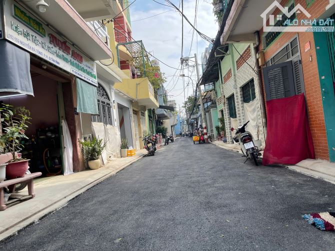 Bán nhà mặt tiền Nguyễn Bá Tòng, DT: 4.1 x 15m (CN 60m2) 2 tầng - chỉ 7.5 Tỷ - 7
