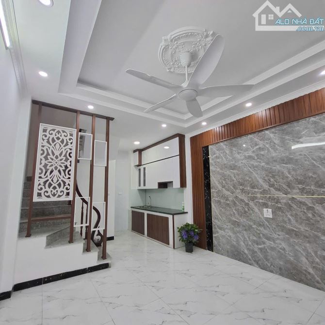 BÁN NHÀ PHỐ THẠCH BÀN LONG BIÊN 5 Tỷ  35 m 5 TẦNG MT 4m, SÁT PHỐ và ô tô tránh, kinh doanh - 7