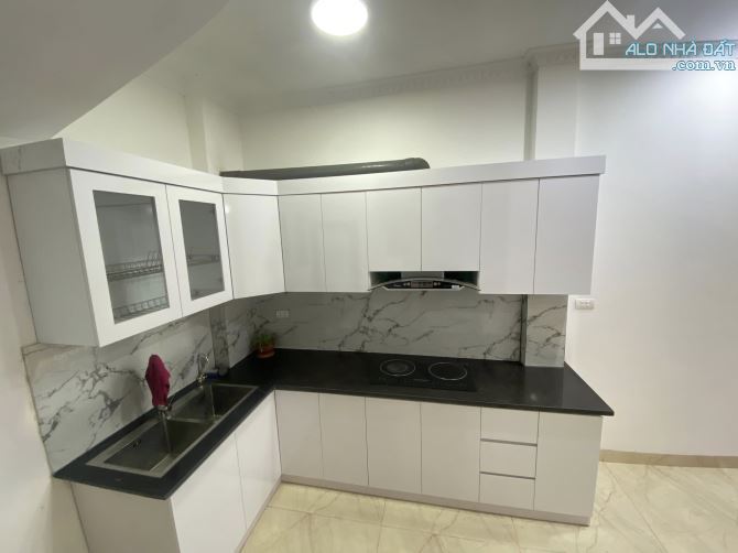 BÁN NHÀ HOÀNG HOA THÁM – NGÕ RỘNG – 30M² – 6 TẦNG – MẶT TIỀN 4M – 7.5 TỶ - 7