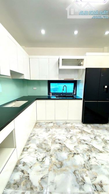 Minh Khai - Style tân cổ điển - 45M - Xây mới thang máy - Ngõ thông - Gần ô tô - Nhiều ngủ - 8