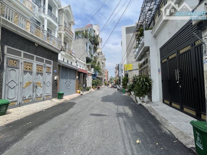 Biệt thự 3 tầng KHU PHÂN LÔ đường HT51 phường HT Q12 dt 136,4m Đường 7m DÒNG TIỀN 22TR/TH - 8