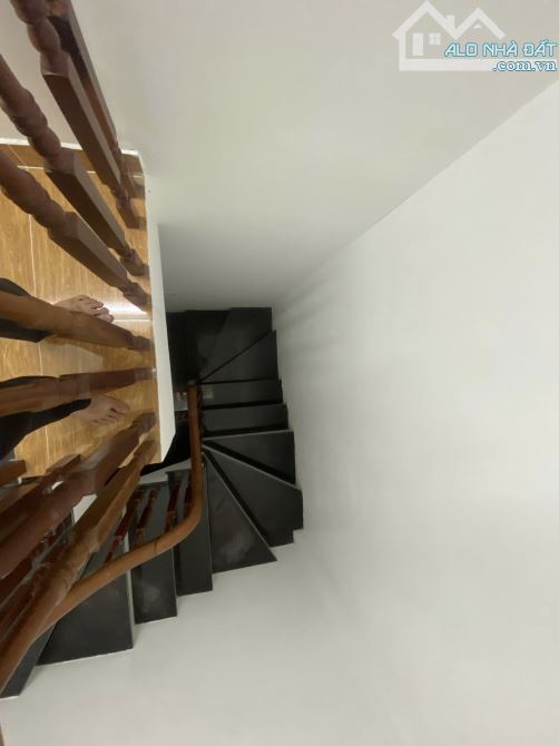 BÁN NHÀ HOÀNG HOA THÁM – NGÕ RỘNG – 30M² – 6 TẦNG – MẶT TIỀN 4M – 7.5 TỶ - 8