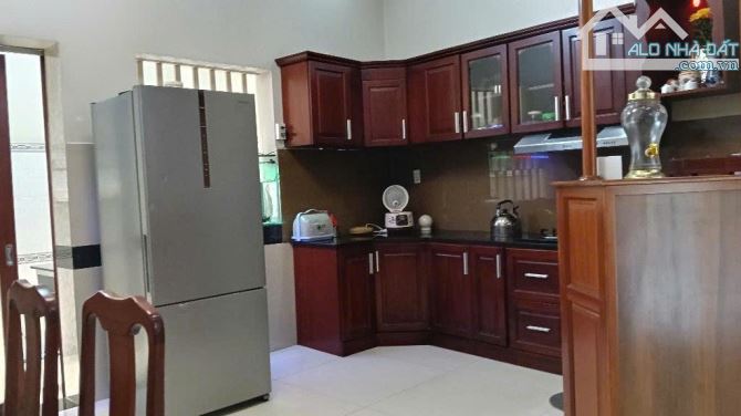 Nhà 3 tầng đường BÙI VĂN NGỮ, phường Hiệp Thành, Q12, dt 98,5m2(5/6,2mx18,5m)💵 8,4 tỷ - 9