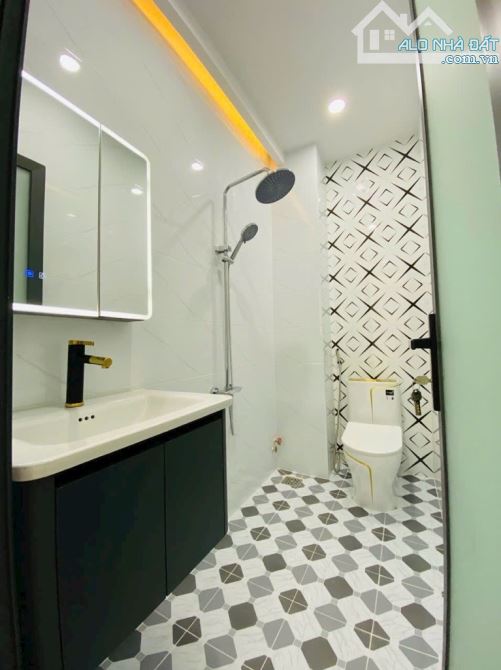 BÁN NHÀ DIỆN TÍCH KHỦNG - 110M2 - TT NHÀ BÈ - 2 TẦNG 4PN - SHR + HC - NHỈNH 5 TỶ - 9