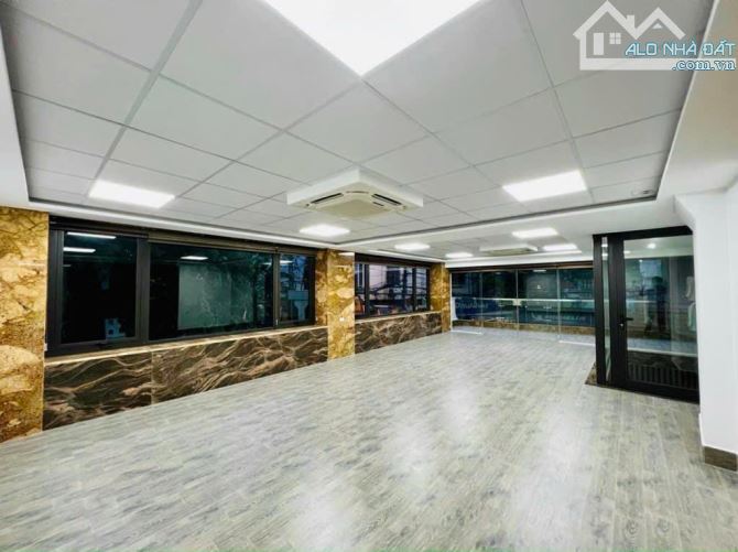 CÙ CHÍNH LAN Toà nhà 9 tầng Thang máy PHÂN LÔ CHO CÁN BỘ CAO CẤP QUÂN ĐỘI, Ô TÔ TRÁNH 100m