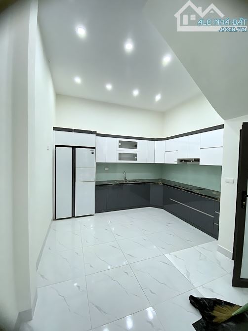 NGÔ QUYỀN-PHÂN LÔ-DT40M-4 NGỦ-OTO ĐÔ CỬA-NHÀ ĐẸP Ở NGAY,TẶNG FULL NỘI THẤT