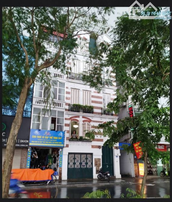 Cần bán nhà căn góc mặt phố Trích Sài nhà 3 thoáng, 5tầng thang máy full nội thất.