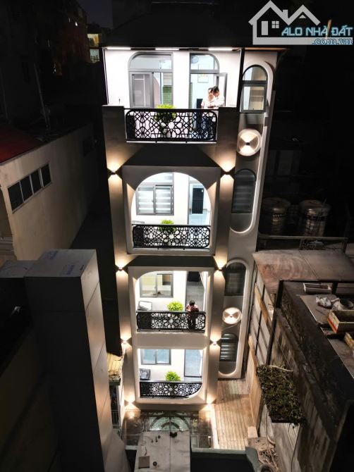 Nhà đẹp hẻm VIP 666 - 3 tháng 2 Q10 DT(4x22m) Nở hậu 4.6m - 18 Phòng ngủ