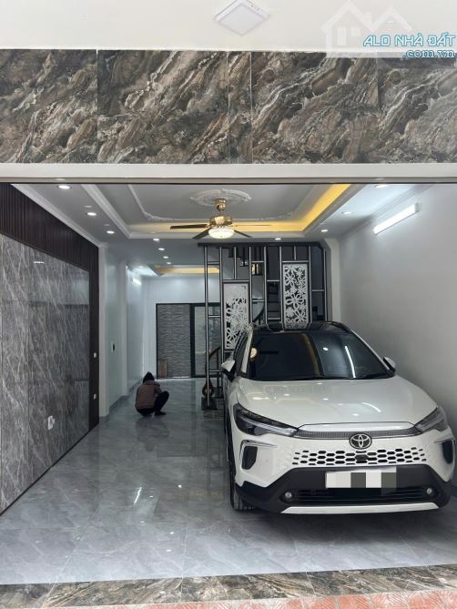 Bán nhà Đông Mỹ, Thanh Trì 45m2 x 5 tầng, đường thông,kinh doanh, ô tô