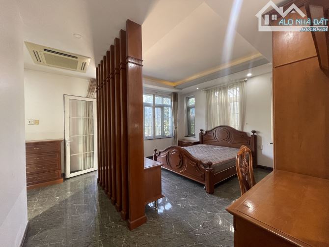 Bán căn biệt thự 3 tầng đường rộng 21 M tại khu đô thị biển an viên giá bằng tiền đất
