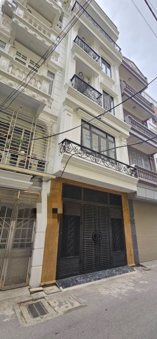 BÁN NHÀ LẠC LONG QUÂN GẦN HỒ TÂY DT 40M 5 TẦNG Ô TÔ VÀO NHÀ DÂN XÂY CỰC ĐẸP GIÁ 14.2 TỶ