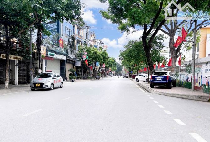 Đông Anh,xã Bắc Hồng 90m mặt tiền 5,6m đường thông ô tô tránh,trục kinh doanh