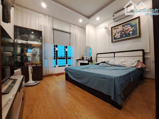 BÁN NHÀ TRẦN THÁI TÔNG CẦU GIẤY – NHÀ ĐẸP – NGÕ NÔNG – THOÁNG SÁNG – 32M2, CHỈ HƠN 7 TỶ