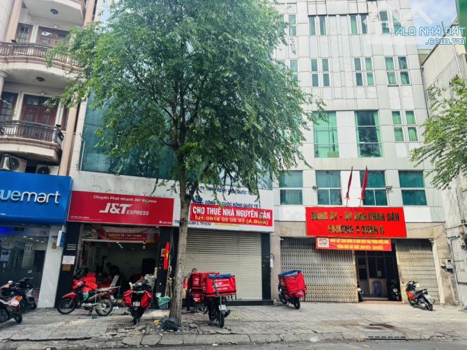 Nhà mặt tiền Trần Bình Trọng 4 tầng , lề đường 6m , đang có 60tr/tháng.