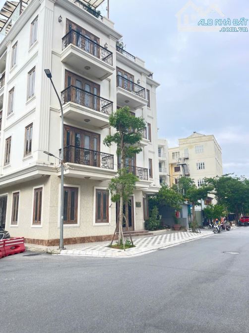 CỰC HIẾM – BIỆT THỰ VƯỜN ĐÀO – LẠC LONG QUÂN 72M² x 5 TẦNG – LÔ GÓC  – CHỈ 32.5 TỶ