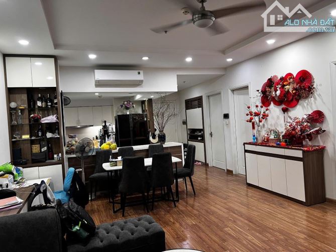 Bán gấp căn 110m2- 3PN- CC Vin Time City T7- View nhạc nc- có slot xe- Giá 87tr/m2