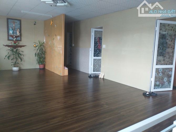 Bán nhà 120m2 phường 8 đà lạt 2,5 tỷ có 4 phòng ngủ -cách hồ xuân hương 2,5 km