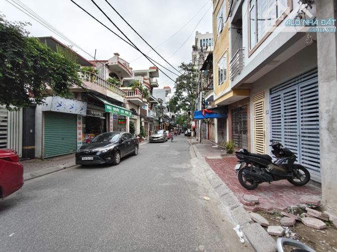 Bán đất mặt đường Đào Đô, cách Hùng Duệ Vương vài bước chân.