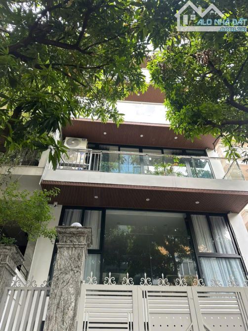 DUY NHẤT 1.0.2 !!! SIÊU HIẾM BÁN NHÀ PHỐ LIỄU GIAI - BA ĐÌNH - 79M2 - 5 TẦNG - Ô TÔ TRÁNH