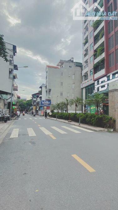 Bán nhà Ngọc Lâm Long biên 34m 5t 8.8 tỷ ô tô vào nhà gần mặt phố