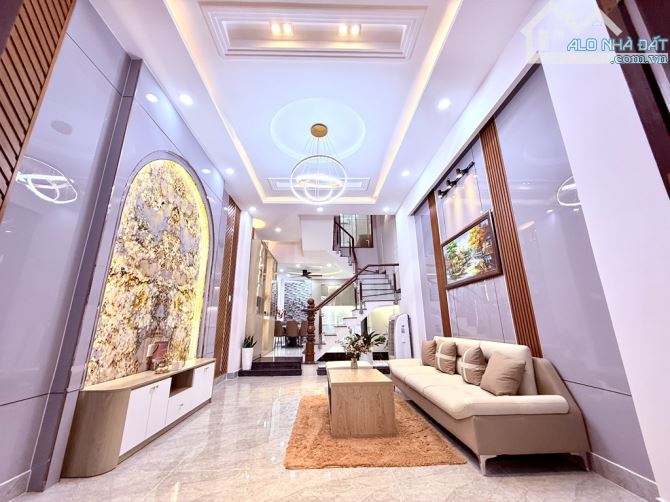 Bán nhà Phạm Văn Chiêu, phường 14, Gò Vấp, hẻm 5m, 65m2, 5 tầng, giá 8.xx tỷ