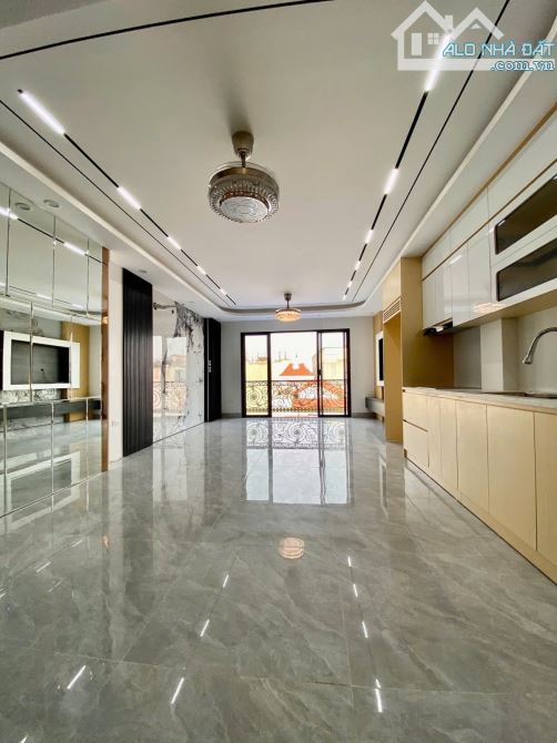 Bán nhà mới Ngọc Thụy. Long Biên DT 50M2, MT 4.6M, 6 Tầng, Gara, thang máy, full nội thất,