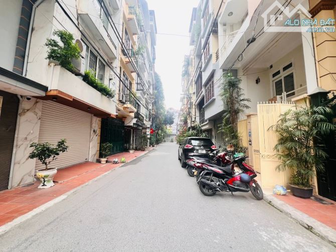 Siêu phẩm Nghĩa Đô, Cầu Giấy, ô tô, DT65 m, MT 4.5m, 5 tầng, giá nhỉnh 25 tỷ