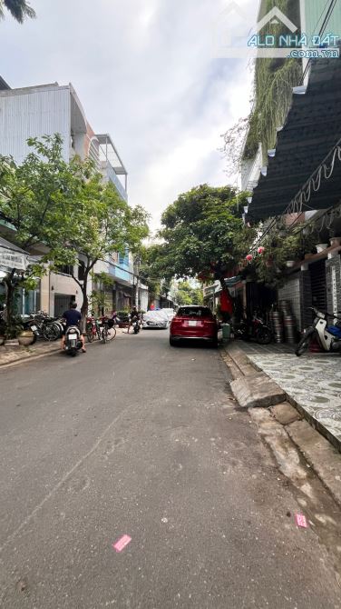 Nhà 2 tầng, mặt tiền Phùng Chí Kiên, gần biển Nguyễn Tất Thành