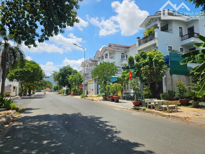 Bán gấp biệt thự Khang Điền - Đỗ Xuân Hợp, Phước Long B, quận 9
