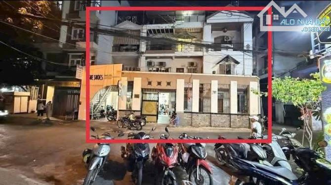 Bán biệt thự ngang 10m đường Trần Quang Diệu P.14 Q.3