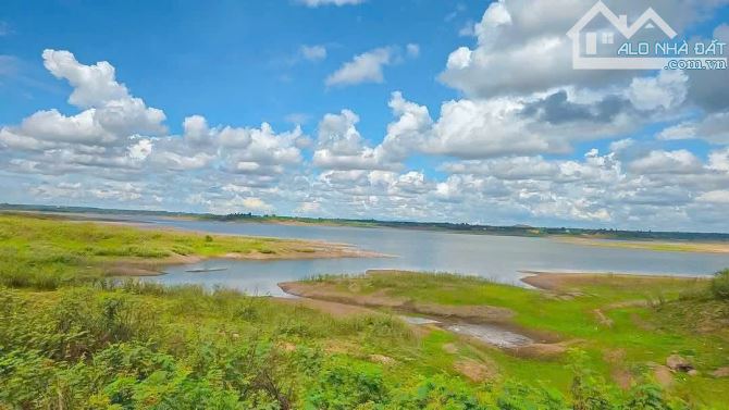 CẦN BÁN VIEW HỒ SÔNG RAY ƯU ĐIỂM ĐẤT RẤT ĐẸP THÍCH HỢP NHIỀU MÔ HÌNH KINH DOANH NGHỈ DƯỠNG