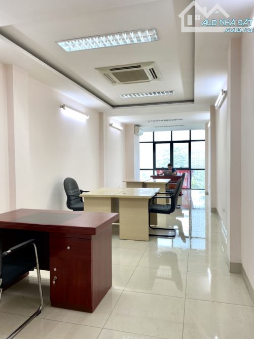 Cho Thuê Nhà Nguyên Căn Địa chỉ: Đường Trần Cung, Cầu Giấy, HN Diện tích 45m² x 6 tầng .