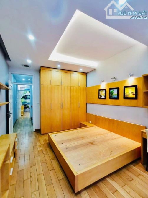 cho thuê nhà 132 Đường Cầu Giấy, Quan Hoa, HN Diện tích 45m² x 6 tầng .THANG MÁY