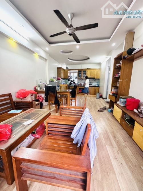 Bán nhà Mễ Trì Thượng, nhà đẹp 5 tầng, thông số vàng, chủ tự xây tâm huyêt, giá 9.2 tỷ