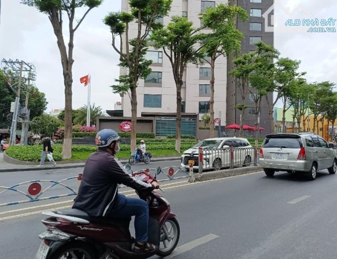 BÁN NHÀ MỚI 5 TẦNG THANG MÁY – NGANG 5M NỞ HẬU TÀI LỘC BẾN VÂN ĐỒN Q4 GIÁ 16,8 TỶ